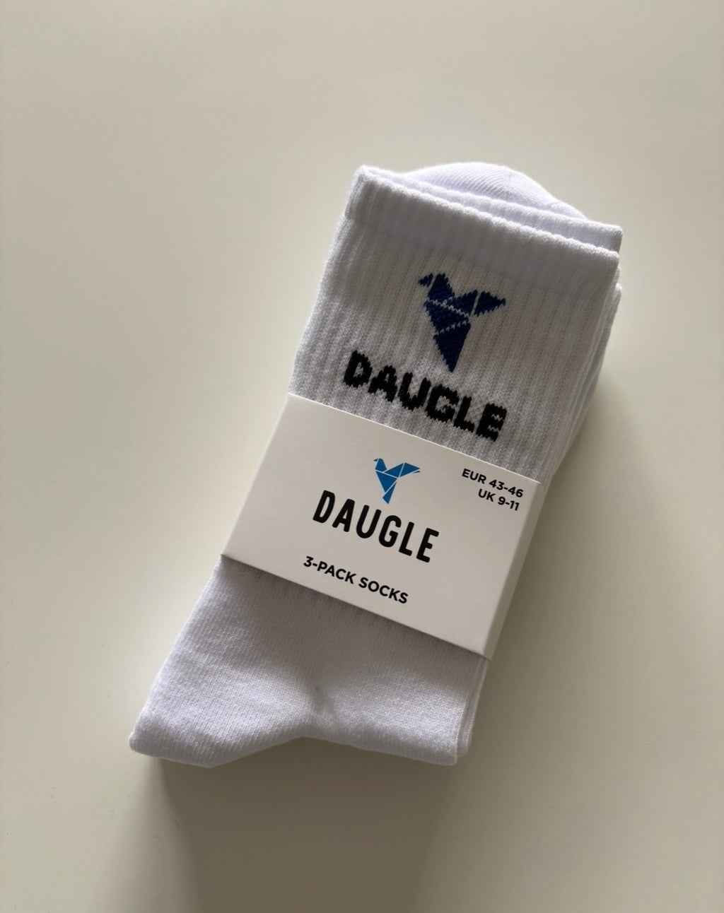 جوارب DAUGLE بيضاء من مزيج القطن، بطول 3 أزواج، مصنوعة من القطن المخلوط، مزودة بشعار، قابلة للتهوية، مرنة، بتصميم رياضي، مناسبة للارتداء اليومي.